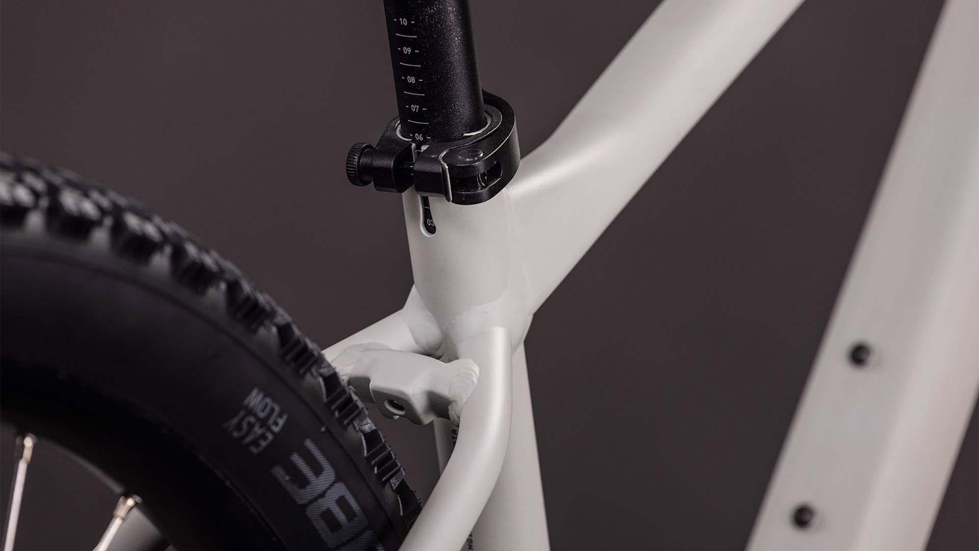 CUBE AIM PRO GREIGE´N´TITAN 2026